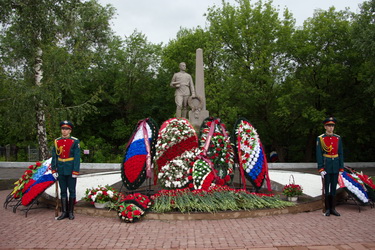 Депутаты городской Думы отдали дань уважения памяти павших в годы Великой Отечественной войны